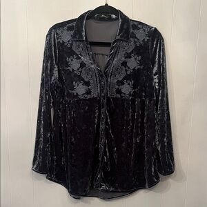 ANDREE BY UNIT Blue Crushed Velvet Embroidered Tunic Top